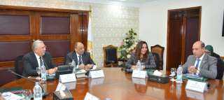 الزراعة والتنمية المحلية يبحثان توفير...