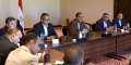 رئيس الوزراء خلال اجتماعه مع...