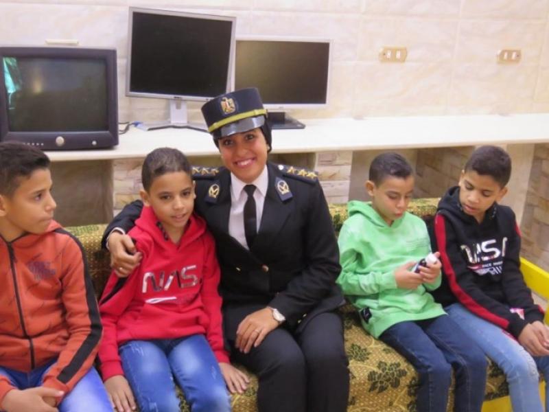 فى إطار المبادرة الرئاسية ”حياة كريمة” وإستمراراً لتفعيل مبادرة ”كلنا واحد – معك فى كل مكان”.. وزارة الداخلية توجه قافلة إنسانية وطبية بنطاق محافظة ”القاهرة”