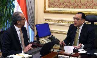 رئيس الوزراء يتابع مع وزير...