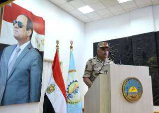 رئيس الوزراء يستعرض تفاصيل الأعمال...