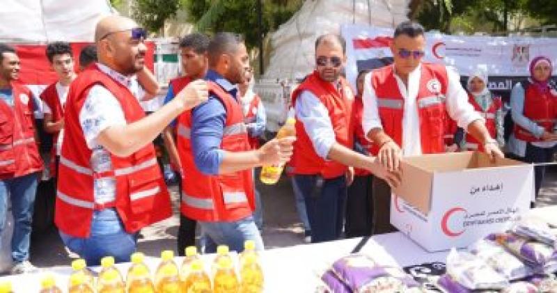 تامر حسنى يقود حملة تبرع لدعم الشعبين الليبي والمغربي