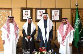 سفير المملكة لدى مصر يستقبل...
