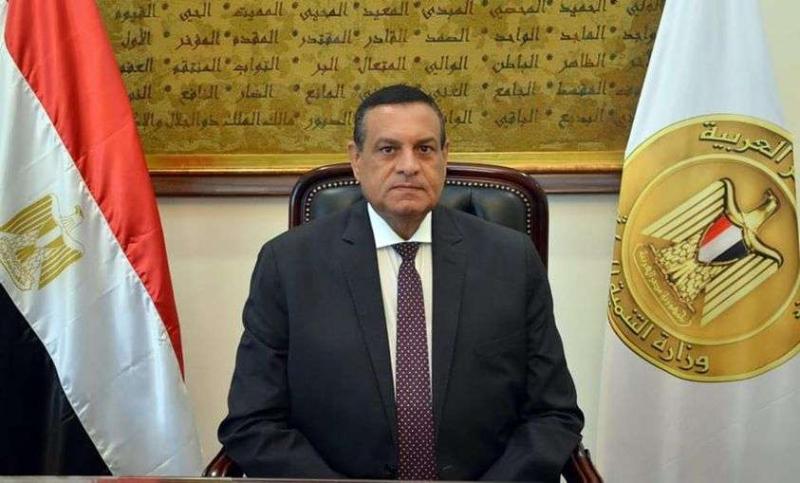 اللواء هشام آمنه وزير التنمية المحلية