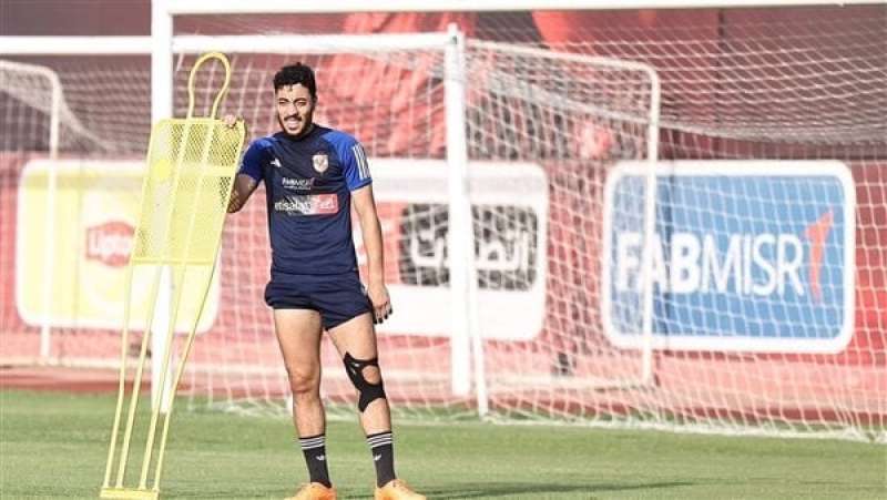 أكرم توفيق لاعب الأهلي