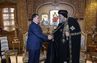 وزير الداخلية يهنئ قادة الطوائف...