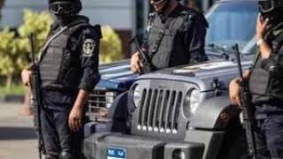 ضبط شخصين في سوهاج أثناء...