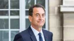 عاجل  سفير فرنسا فى...