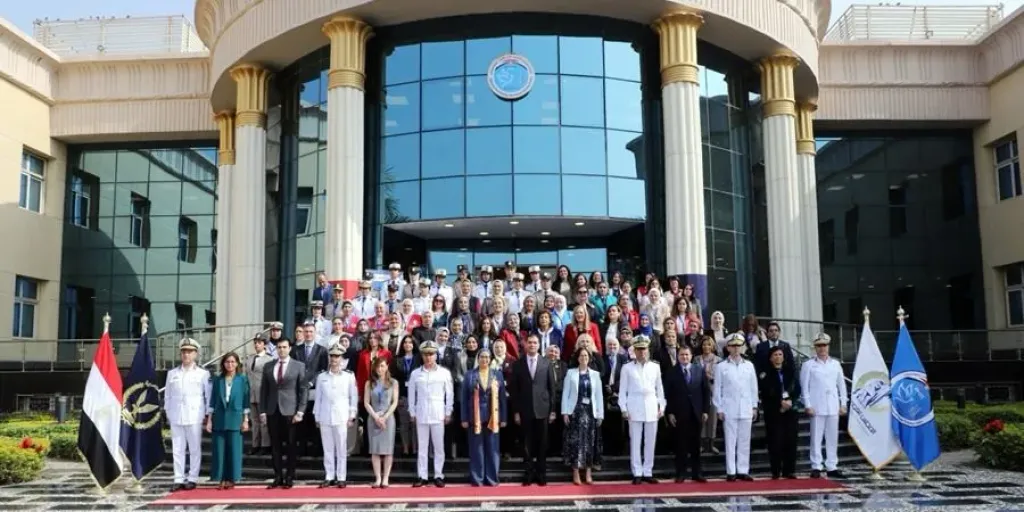 نظمت أكاديمية الشرطة بالتنسيق مع المجلس القومى للمرأة ندوة بعنوان ”تمكين المرأة فى المناصب القيادية بقوات حفظ السلام وتعزيز دورها فى حماية الفئات الأولى بالرعاية”