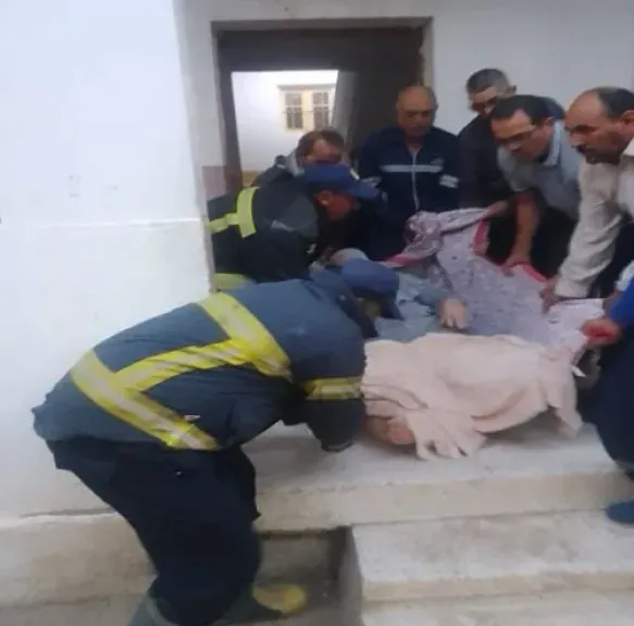 استجابة عاجلة من أمن البحيرة لإنقاذ سيدة غير قادرة على الحركة ونقلها للمستشفى