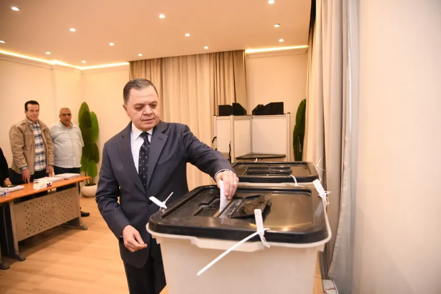 السيد محمود توفيق وزير الداخلية يدلى بصوته فى إنتخابات مجلس النواب