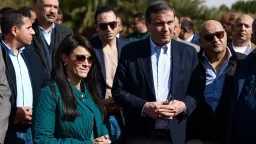 وزيرا التخطيط والزراعة ومحافظ أسوان...