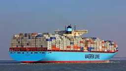 ميرسك تستأنف الإبحار إلى قناة...