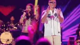 عمرو دياب يشعل مسرح التجمع...