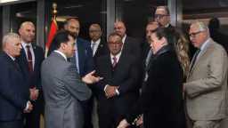 وزير الشباب والرياضة ينهي أزمة...