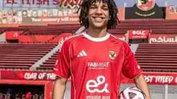 الأهلي يعلن التعاقد رسميا مع...