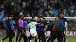 الجزائر تطعن على عقوبات كاف...