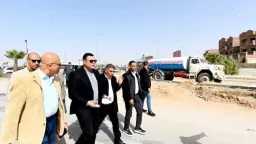 وزير الإسكان يتفقد مشروعات تطوير...
