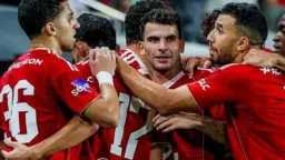 الأهلي يضرب بقوة قبل القمة...