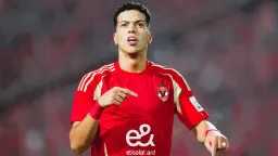 الأهلي يجمّد تعديل عقود نجومه...