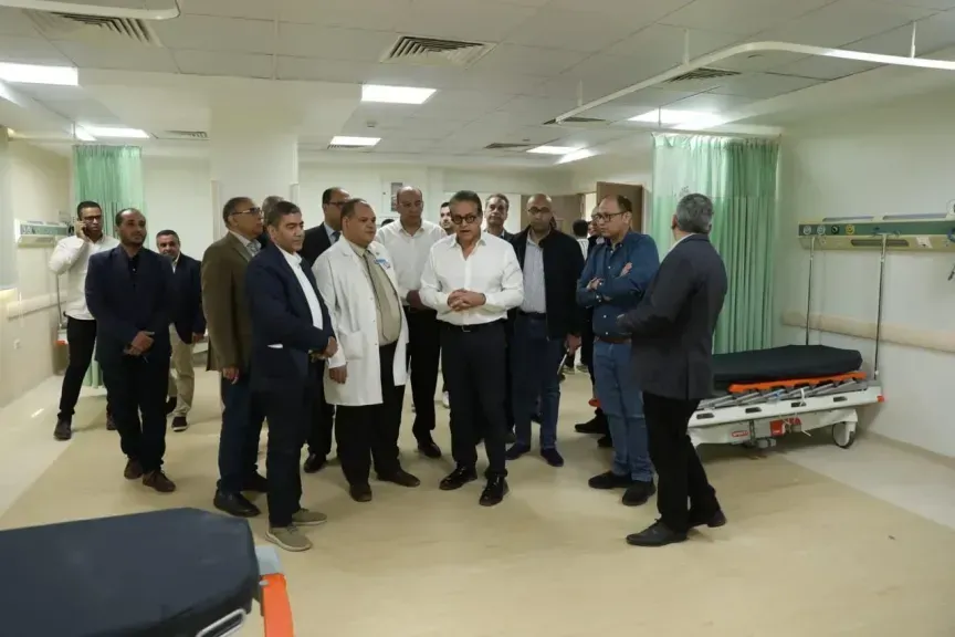 وزير الصحة يشيد بحجم الإنجازات فى مستشفى الصدر بالعباسية